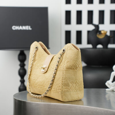 imgHD_f0893979_20260522_cmp_i1779441488449_5948_0_1_jpg CHANEL 25S SHOULDER BAG 32 IN NATURAL RAFFIA AND CALFSKIN GOLD HARDWARE