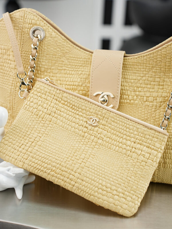 imgHD_f0893979_20260522_cmp_i1779441488866_3336_0_9_jpg CHANEL 25S SHOULDER BAG 32 IN NATURAL RAFFIA AND CALFSKIN GOLD HARDWARE