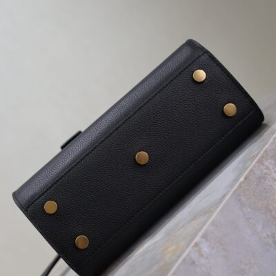 YSL 25S SAC DE JOUR 22 IN BLACK SUPPLE GRAINED CALFSKIN GOLD HARDWARE