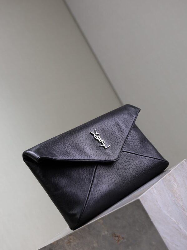 YSL 25S CASSANDRE LARGE ENVELOPE POUCH 29 IN BLACK CALFSKIN GRAY HARDWRE