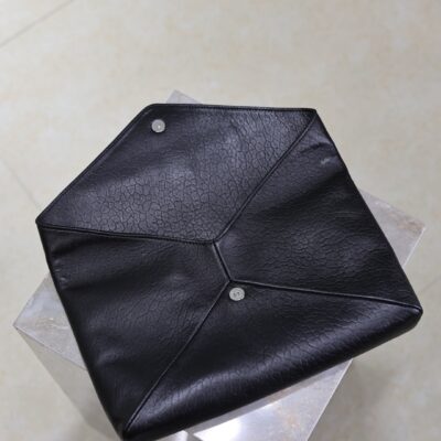 YSL 25S CASSANDRE LARGE ENVELOPE POUCH 29 IN BLACK CALFSKIN GRAY HARDWARE