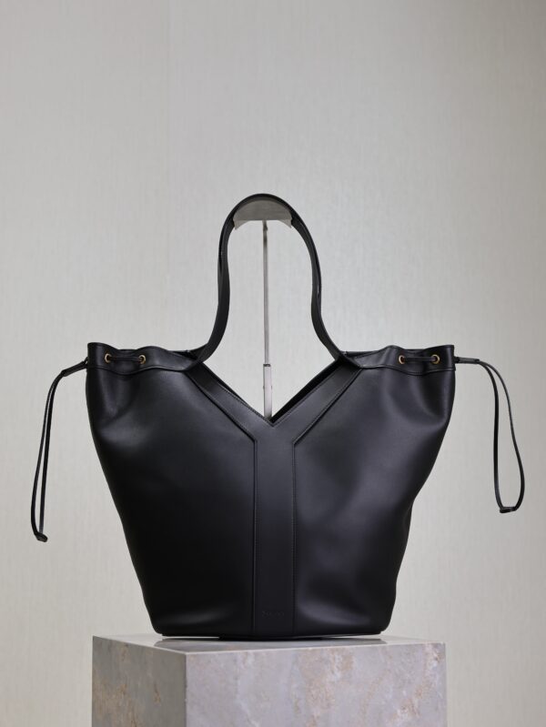 YSL 25S Y LARGE HOBO 50 IN BLACK CALFSKIN GOLD HARDWARE