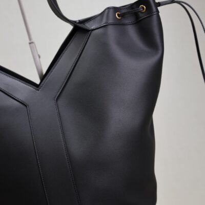 YSL 25S Y LARGE HOBO 50 IN BLACK CALFSKIN GOLD HARDWARE