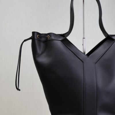 YSL 25S Y LARGE HOBO 50 IN BLACK CALFSKIN GOLD HARDWARE