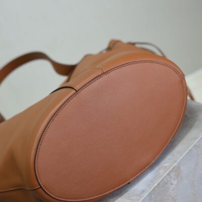 YSL 25S Y LARGE HOBO 50 IN CARAMEL CALFSKIN GOLD HARDWARE