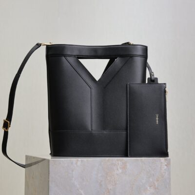 imgHD_f8c0bdc9_20250703_i1751528083811_1181_0_0_jpg YSL 25S Y SMALL BUCKET 29 IN BLACK CALFSKIN GOLD HARDWRE