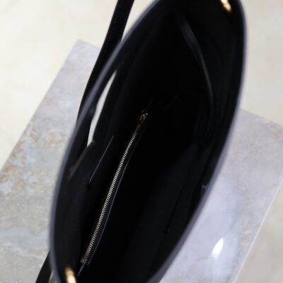 YSL 25S Y SMALL BUCKET 29 IN BLACK CALFSKIN GOLD HARDWARE