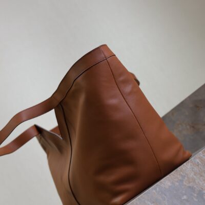 YSL 25S Y TOTE 50 IN CARAMEL CALFSKIN GOLD HARDWARE