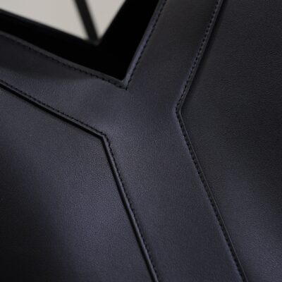YSL 25S Y TOTE 50 IN BLACK CALFSKIN GOLD HARDWARE