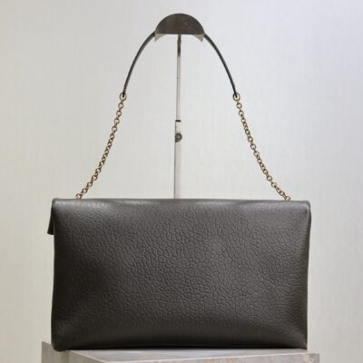 YSL 25S CASSANDRE ENVELOPE MESSENGER 35 IN LIGHT MUSK LAMBSKIN GOLD HARDWRE
