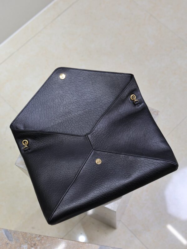 YSL 25S CASSANDRE ENVELOPE MESSENGER 35 IN BLACK LAMBSKIN GOLD HARDWRE