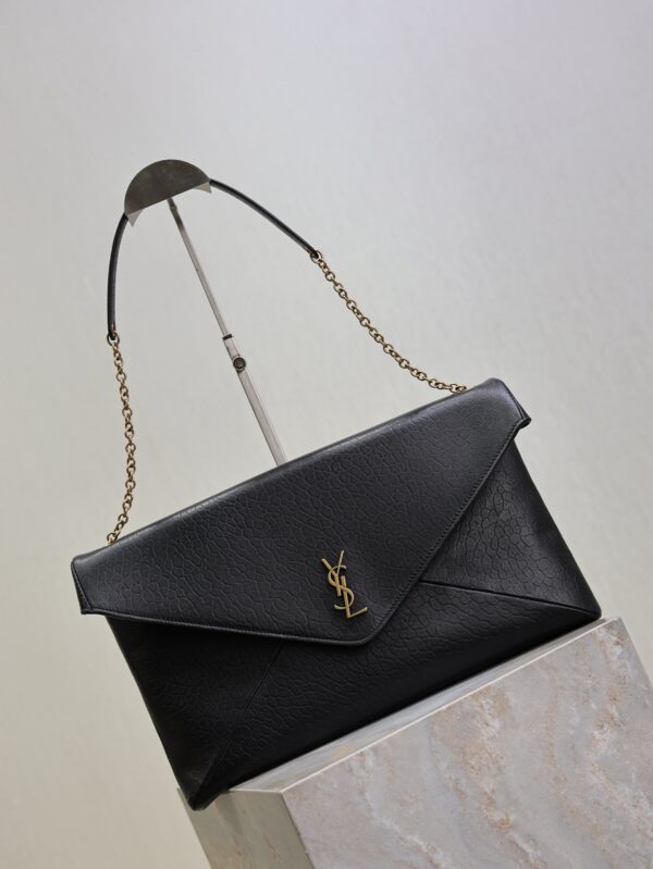 YSL 25S CASSANDRE ENVELOPE MESSENGER 35 IN BLACK LAMBSKIN GOLD HARDWARE