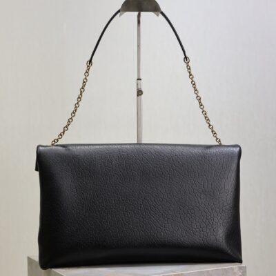 YSL 25S CASSANDRE ENVELOPE MESSENGER 35 IN BLACK LAMBSKIN GOLD HARDWRE