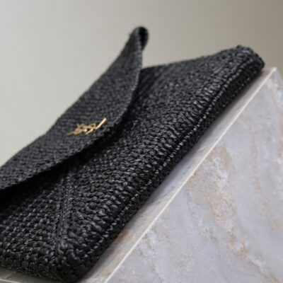 YSL 25S CASSANDRE LARGE ENVELOPE POUCH 29 IN BLACK RAFFIA GOLD HARDWARE