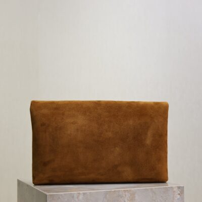 YSL 25S CASSANDRE LARGE ENVELOPE POUCH 29 IN BURNT UMBER SUEDE GOLD HARDWARE