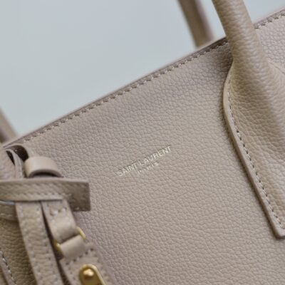 YSL 25S SAC DE JOUR GM 32 IN DARK BEIGE SUPPLE GRAINED CALFSKIN