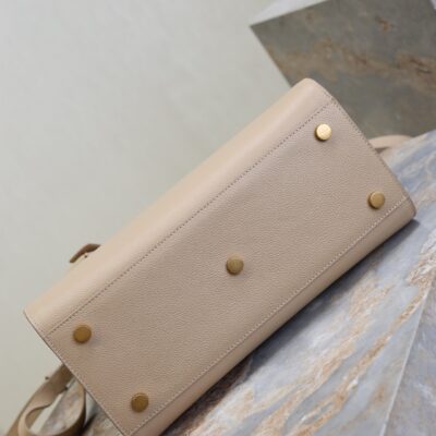 YSL 25S SAC DE JOUR GM 32 IN DARK BEIGE SUPPLE GRAINED CALFSKIN