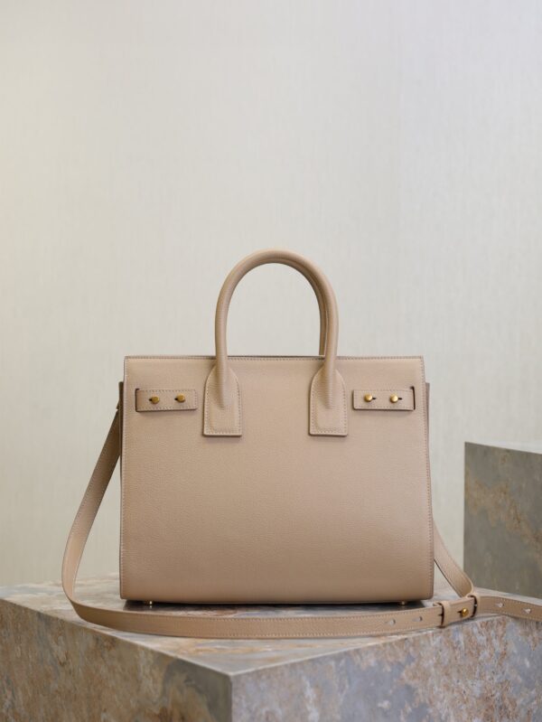 YSL 25S SAC DE JOUR GM 32 IN DARK BEIGE SUPPLE GRAINED CALFSKIN
