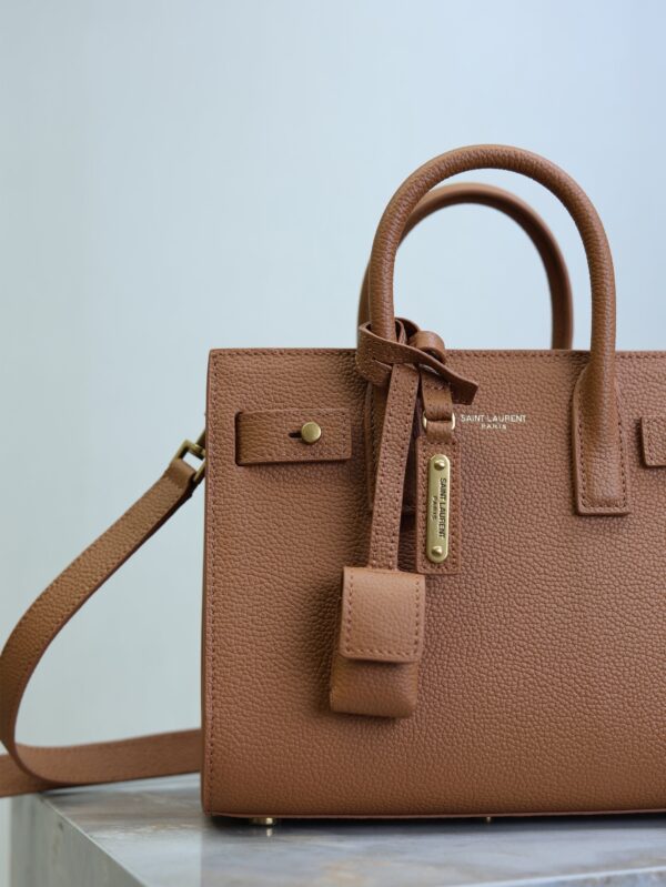 YSL 25S SAC DE JOUR MM 26 IN CHESTNUT BROWN SUPPLE GRAINED CALFSKIN
