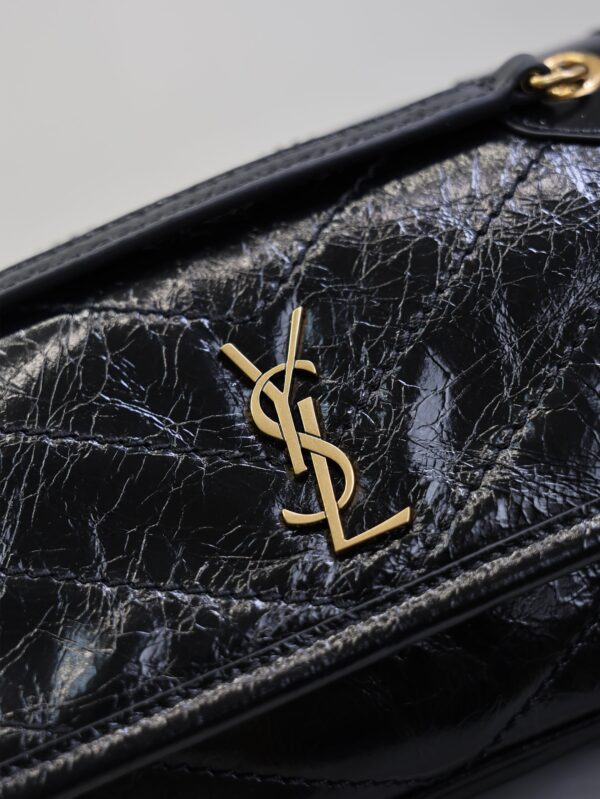 imgHD_f8c0bdc9_20250821_i1755764654271_9329_0_3_jpg YSL 25S NIKI BAG 18 IN BLACK GLOSSY CALFSKIN GOLD HARDWRE