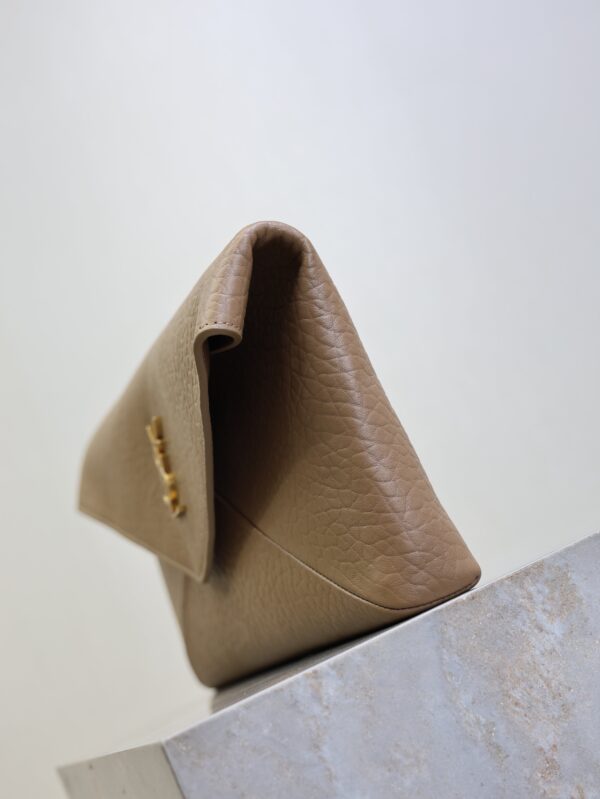 imgHD_f8c0bdc9_20250821_i1755767330651_2809_0_3_jpg YSL 25S CASSANDRE LARGE ENVELOPE POUCH 29 IN DARK TAUPE CALFSKIN GOLD HARDWRE