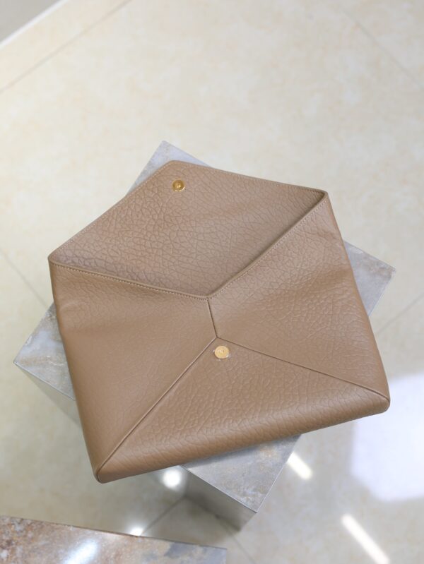 imgHD_f8c0bdc9_20250821_i1755767330697_8093_0_6_jpg YSL 25S CASSANDRE LARGE ENVELOPE POUCH 29 IN DARK TAUPE CALFSKIN GOLD HARDWRE