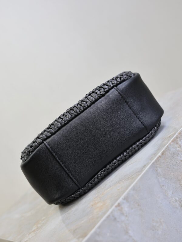 imgHD_f8c0bdc9_20250824_i1756022637133_1352_0_8_jpg YSL 25S LE 5 À 7 SUPPLE SMALL 16 IN BLACK RAFFIA AND LEATHER GOLD HARDWRE
