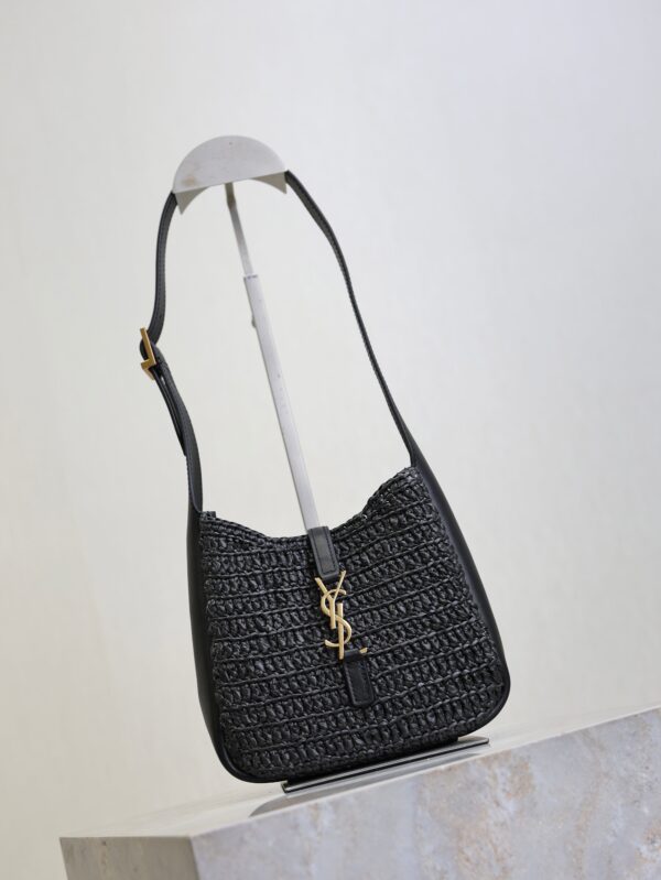 imgHD_f8c0bdc9_20250824_i1756022637134_4515_0_1_jpg YSL 25S LE 5 À 7 SUPPLE SMALL 16 IN BLACK RAFFIA AND LEATHER GOLD HARDWRE