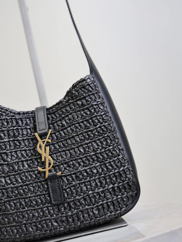 imgHD_f8c0bdc9_20250824_i1756022637140_7809_0_4_jpg YSL 25S LE 5 À 7 SUPPLE SMALL 16 IN BLACK RAFFIA AND LEATHER GOLD HARDWRE