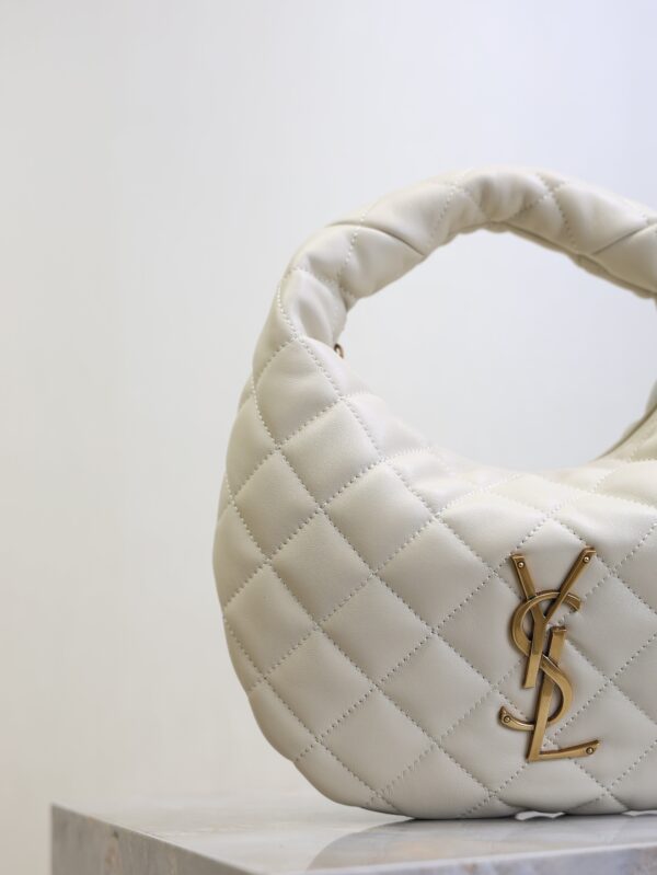 YSL 25S ICARINO 17 IN WHITE QUILTED CALFSKIN GOLD HARDWARE