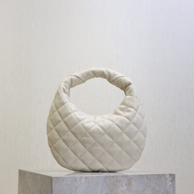 YSL 25S ICARINO 17 IN WHITE QUILTED CALFSKIN GOLD HARDWARE