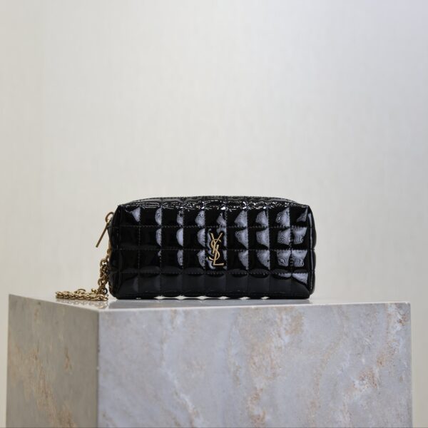 YSL 25S CASSANDRE MATELASSÉ CARRÉ POUCH ON CHAIN 18 IN BLACK SHINY CALFSKIN