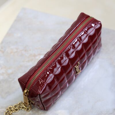 YSL 25S CASSANDRE MATELASSÉ CARRÉ POUCH ON CHAIN 18 IN DARK RED WINE SHINY CALFSKIN