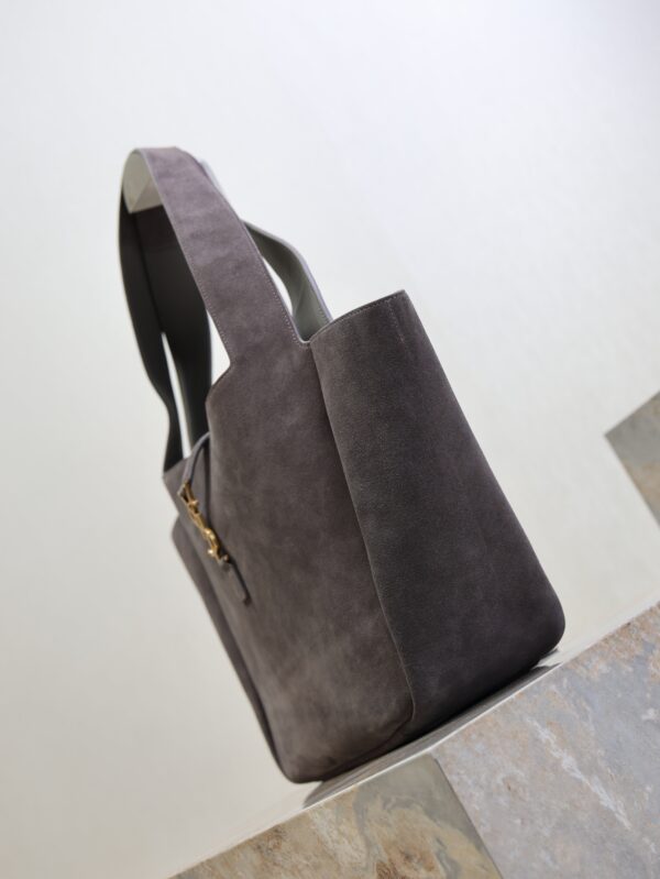 imgHD_f8c0bdc9_20250903_i1756883669781_4581_0_3_jpg YSL 25S LE 5 À 7 BEA 50 IN DARK GRAY SUEDE GOLD HARDWRE