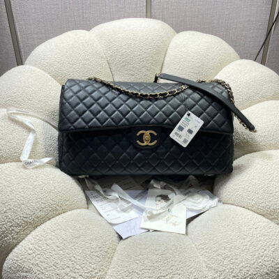 img_0a644df0_20241116_i1731763528_7027_1_jpg CHANEL 26S FLAP BAG 46 IN BLACK CAVIAR CALFSKIN WITH GOLD HARDWARE