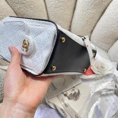 img_0a644df0_20260416_i1776353349536_1896_0_3_jpg CHANEL 26S HOBO BAG 22 IN OFF-WHITE WOVEN SYNTHETIC FIBER