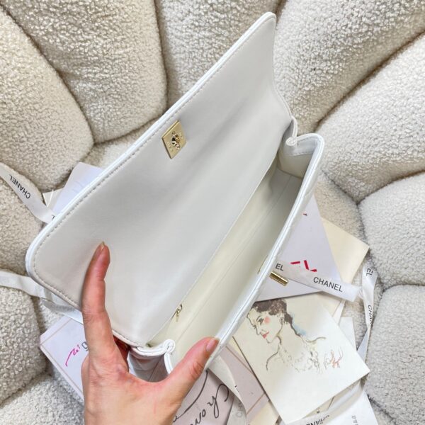 img_0a644df0_20260519_i1779124122772_8385_0_7_jpg CHANEL 26S COCO HANDLE BAG 32 IN WHITE LAMBSKIN GOLD HARDWARE