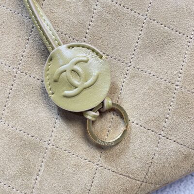 CHANEL 26S TOP HANDLE BAG MEDIUM 35 IN LIGHT BROWN QUILTED SUEDE AND CALFSKIN GOLD HARDWARE