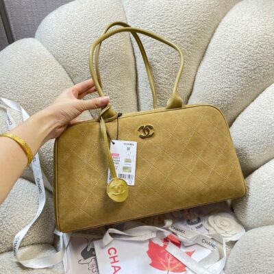 CHANEL 26S TOP HANDLE BAG MEDIUM 35 IN LIGHT BROWN QUILTED SUEDE AND CALFSKIN GOLD HARDWARE