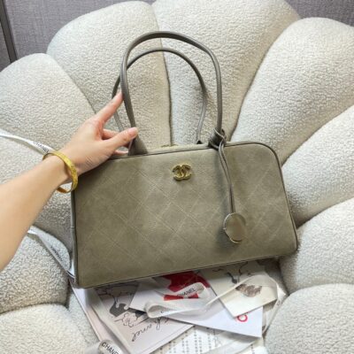 img_0a644df0_20260520_i1779252648702_5934_0_1_jpg CHANEL 26S TOP HANDLE BAG MEDIUM 35 IN LIGHT OLIVE GREEN QUILTED SUEDE AND CALFSKIN GOLD HARDWARE