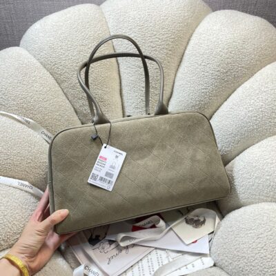 img_0a644df0_20260520_i1779252653962_6601_0_3_jpg CHANEL 26S TOP HANDLE BAG MEDIUM 35 IN LIGHT OLIVE GREEN QUILTED SUEDE AND CALFSKIN GOLD HARDWARE