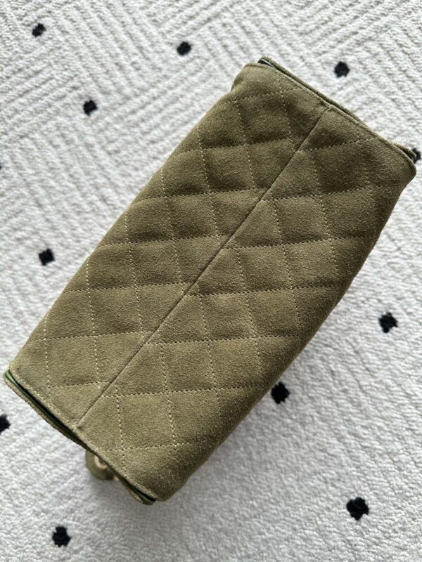 img_0b9f920c_20251024_i1761282667_1925_0_jpg CHANEL 25S HOBO BAG 30 IN MOSS GREEN SUEDE WITH GOLD HARDWARE