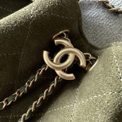 img_0b9f920c_20251024_i1761282667_599_8_jpg CHANEL 25S HOBO BAG 30 IN MOSS GREEN SUEDE WITH GOLD HARDWARE