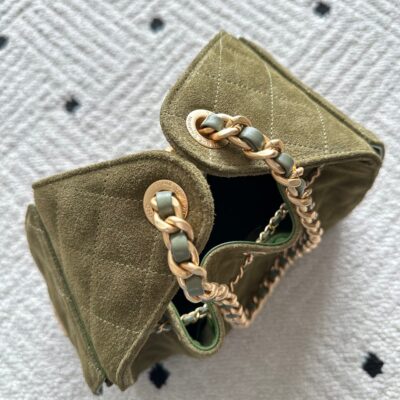 img_0b9f920c_20251024_i1761282667_6113_2_jpg CHANEL 25S HOBO BAG 30 IN MOSS GREEN SUEDE WITH GOLD HARDWARE