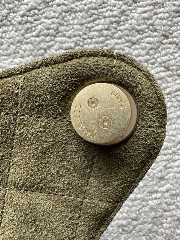 img_0b9f920c_20251024_i1761282667_930_6_jpg CHANEL 25S HOBO BAG 30 IN MOSS GREEN SUEDE WITH GOLD HARDWARE