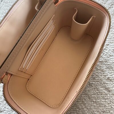 CHANEL 25S VANITY BAG 17 IN LIGHT PINK CAVIAR LEATHER