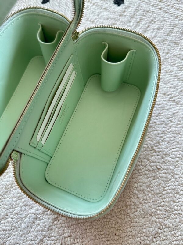 img_0b9f920c_20251208_i1765162865329_444_0_7_jpg CHANEL 25S VANITY BAG 17 IN MINT GREEN CAVIAR LEATHER