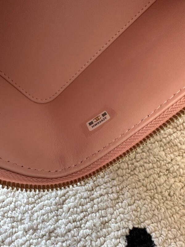 CHANEL 25S VANITY BAG 17 IN LIGHT PINK CAVIAR LEATHER WITH GOLD HARDWARE