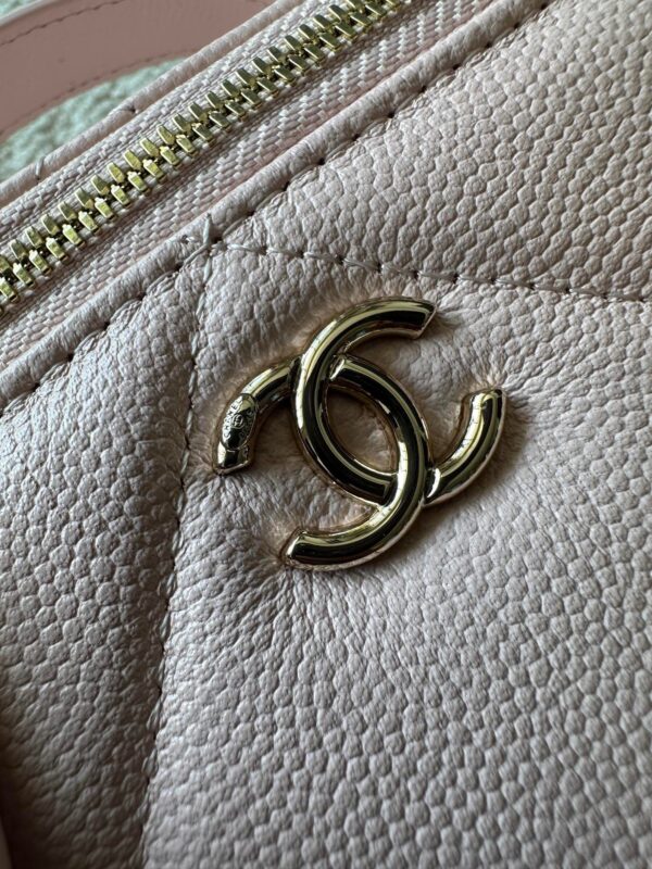 CHANEL 25S VANITY BAG 17 IN LIGHT PINK CAVIAR LEATHER WITH GOLD HARDWARE