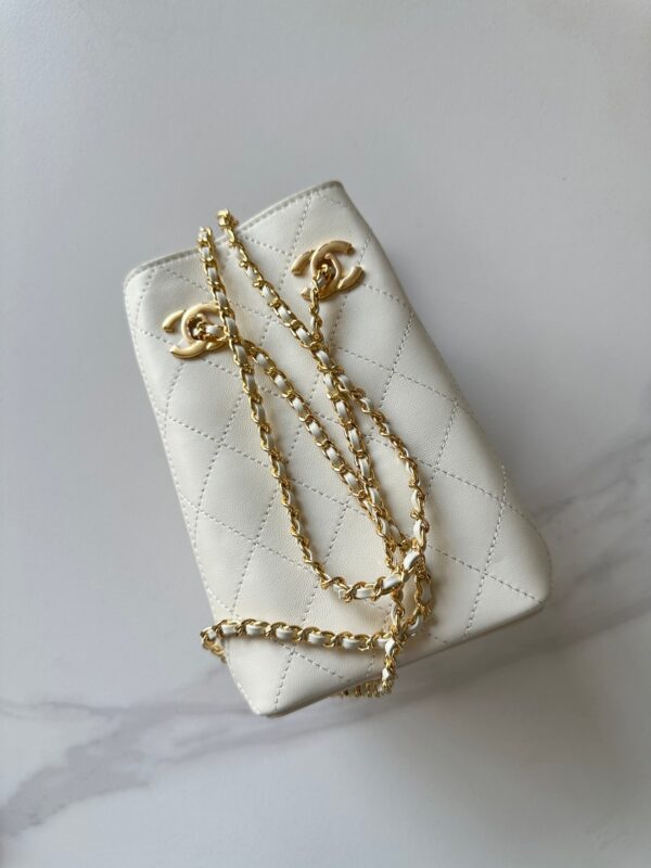 img_0b9f920c_20260622_i1782107205979_2508_0_4_jpg CHANEL 26S MINI BUCKET BAG 18 IN IVORY WHITE QUILTED CALFSKIN GOLD HARDWARE